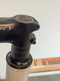 The fork with all top spacers and stem