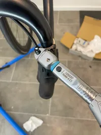 The Hazet torque wrench fixating the flare nut